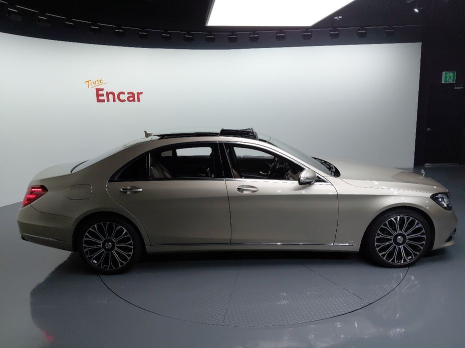 Mercedes-Benz S-Class 2020
