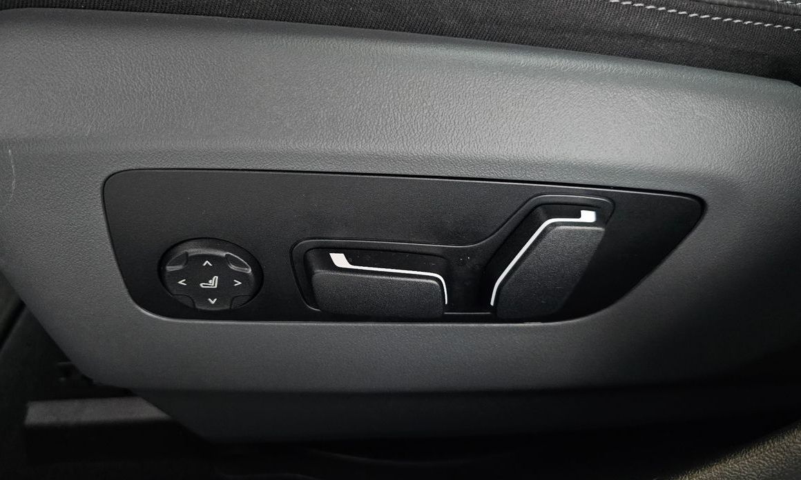 BMW 5-Series 2025