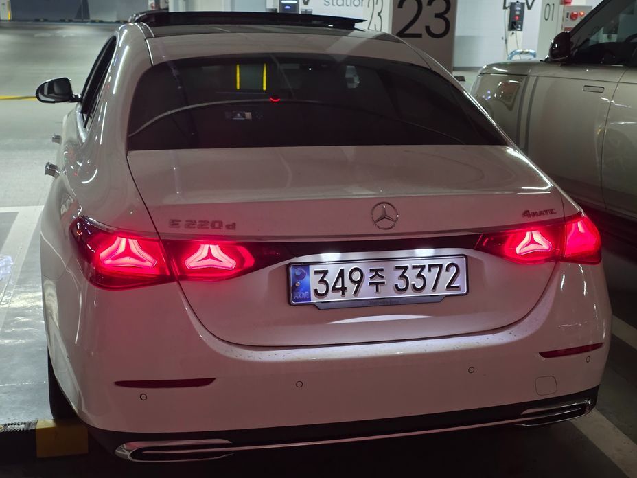 Mercedes-Benz E-Class 2024