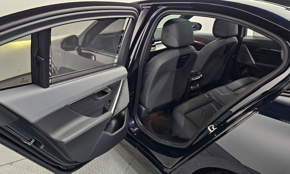 BMW 5-Series 2025