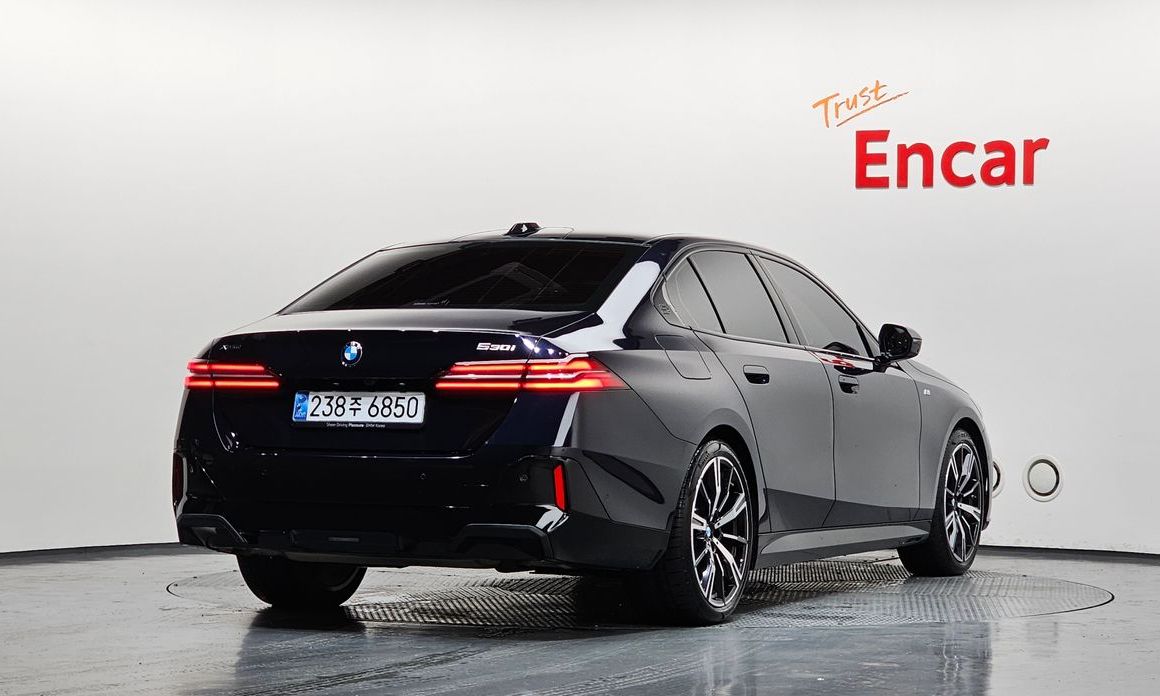 BMW 5-Series 2025