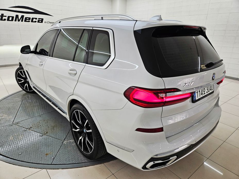 BMW X7 2021