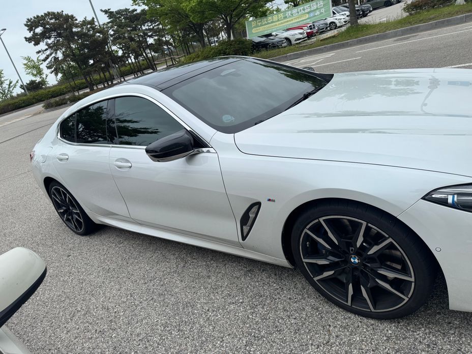 BMW 8-Series 2024