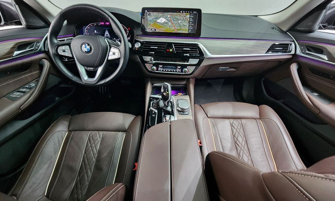 BMW 5-Series 2023