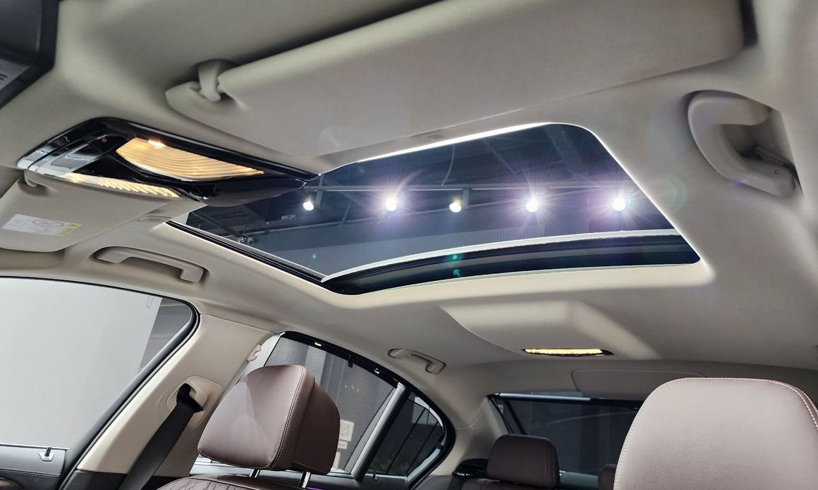 BMW 5-Series 2023