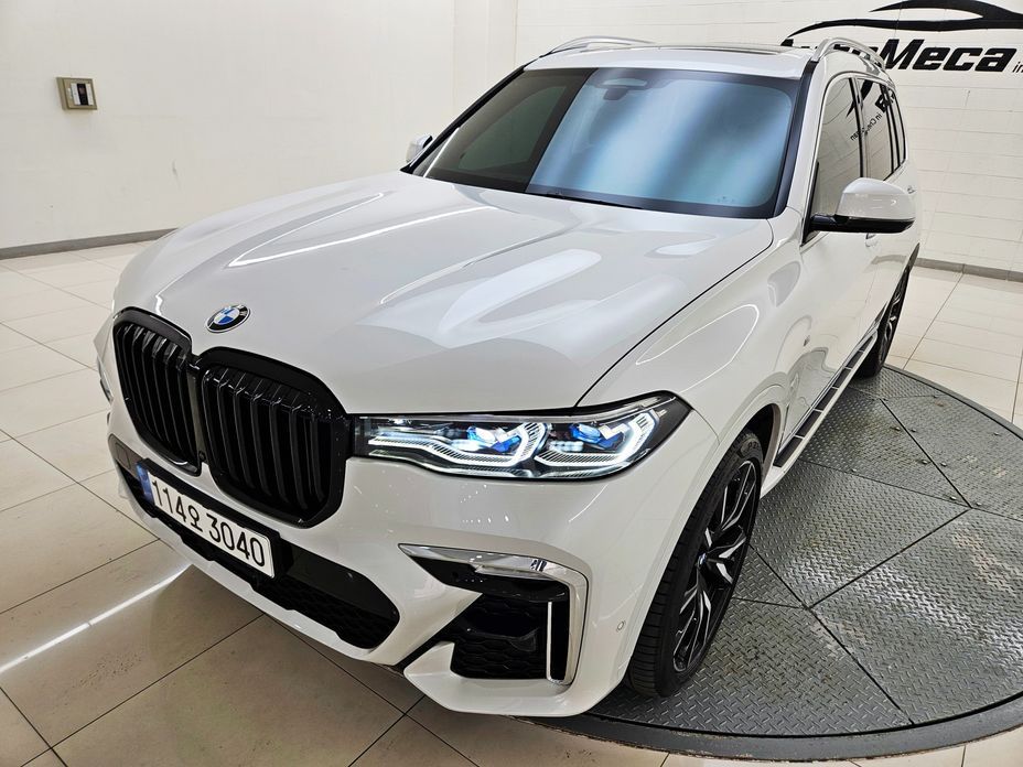 BMW X7 2021