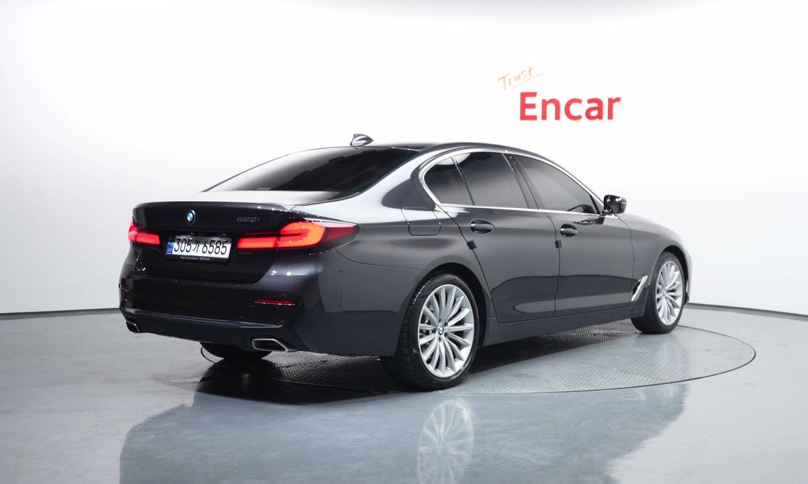 BMW 5-Series 2023