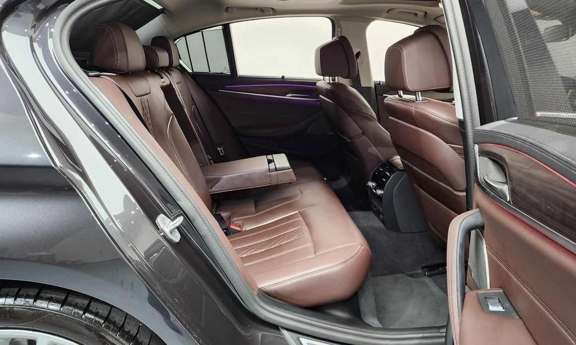 BMW 5-Series 2023