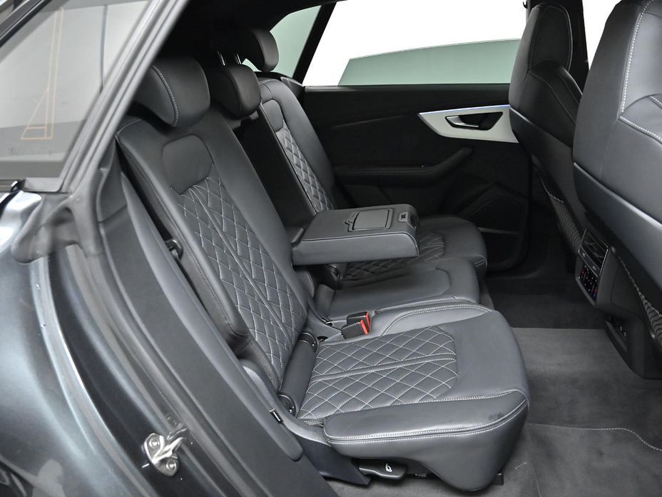 Audi Q8 2023