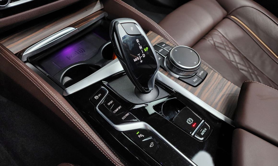 BMW 5-Series 2023