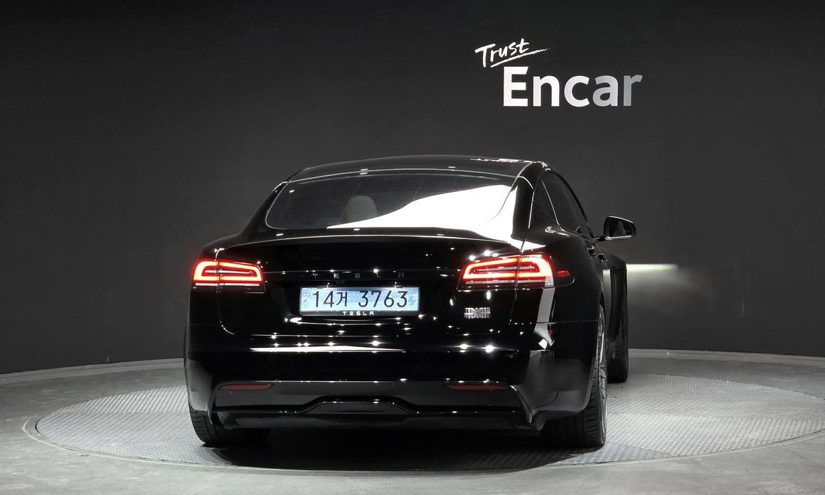 Tesla Model S 2023