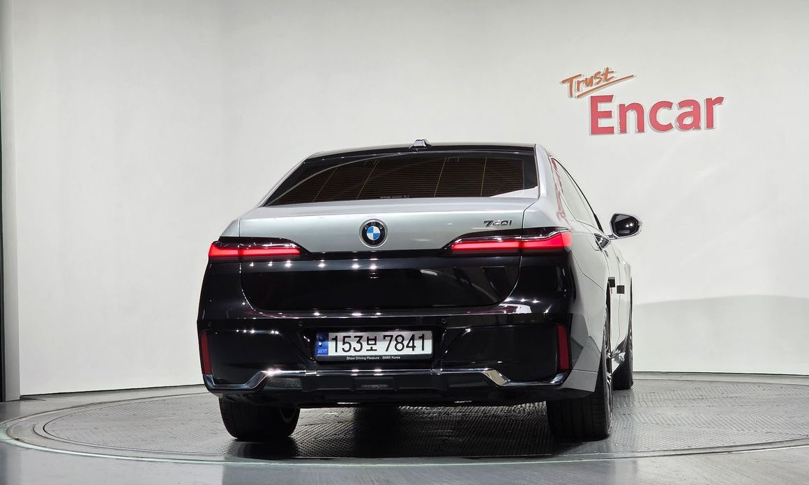 BMW 7-Series 2023