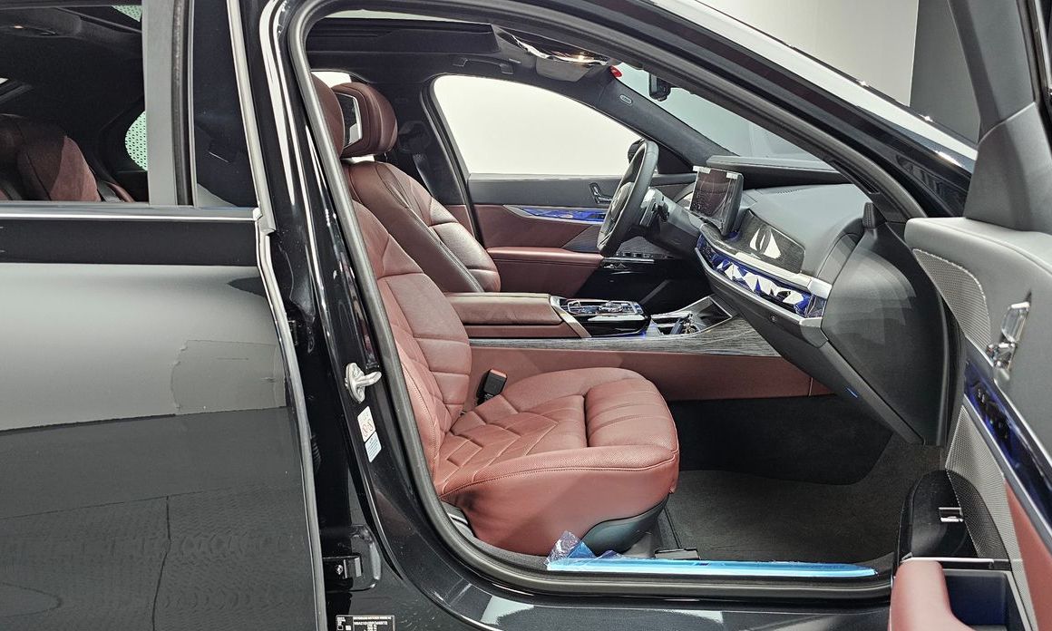 BMW 7-Series 2023