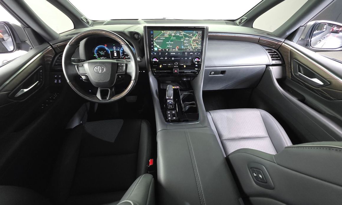 Toyota Alphard 2025