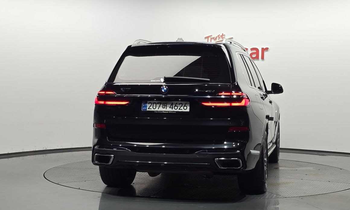 BMW X7 2025