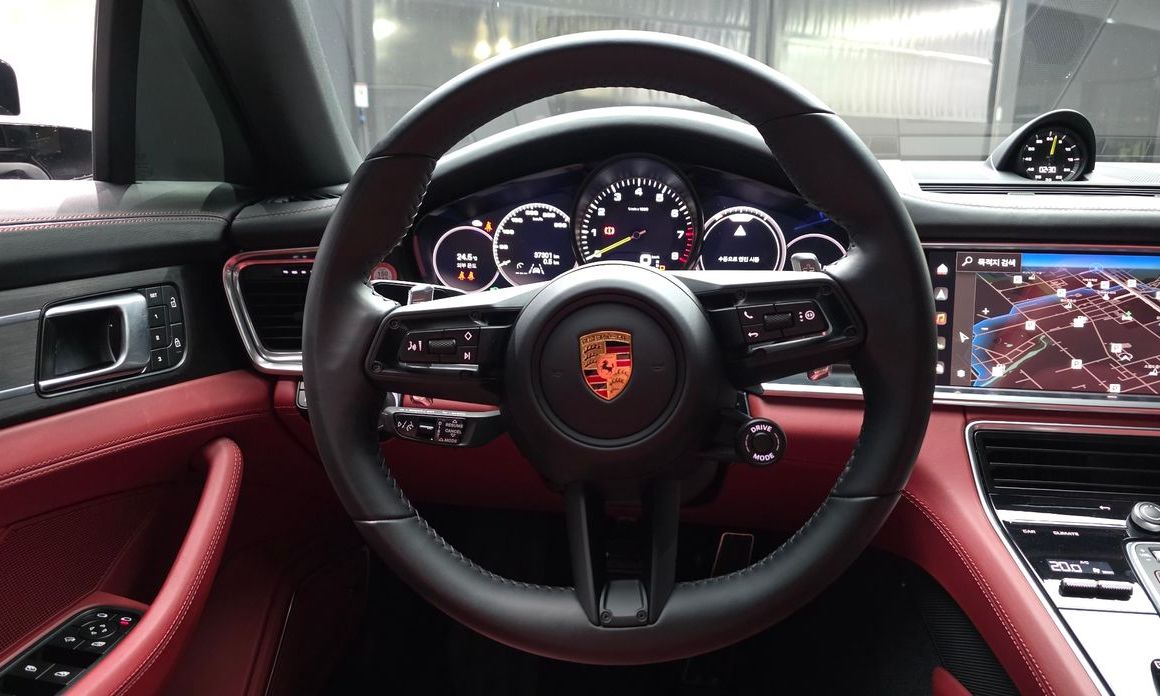 Porsche Panamera 2023