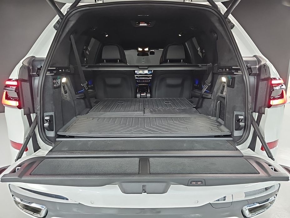 BMW X7 2025