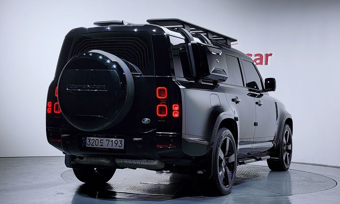 Land Rover Defender 2023