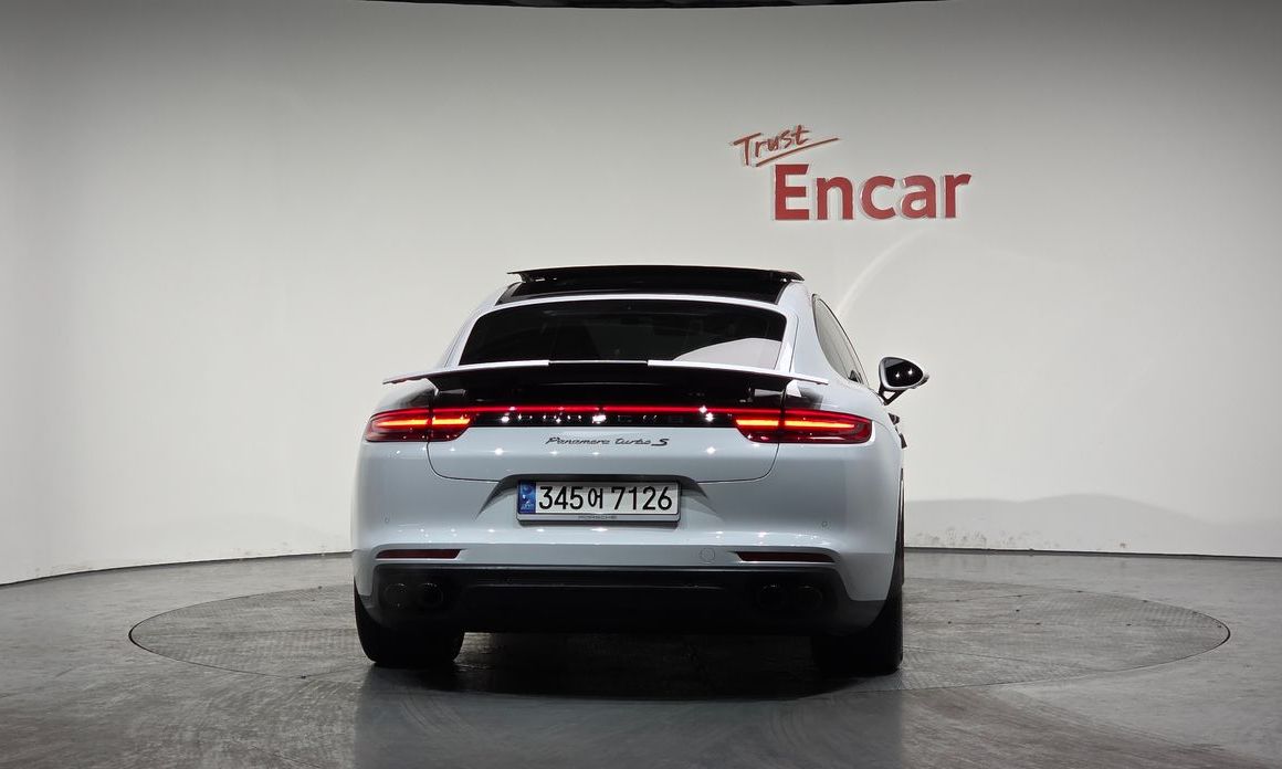 Porsche Panamera 2018