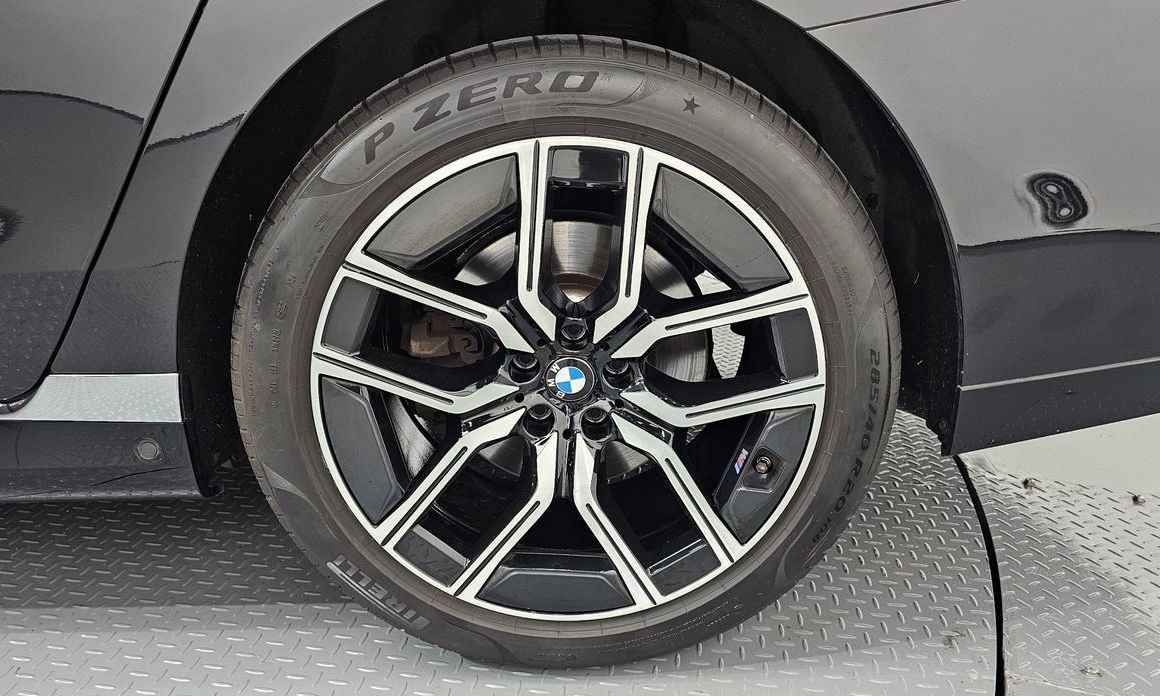 BMW 7-Series 2023