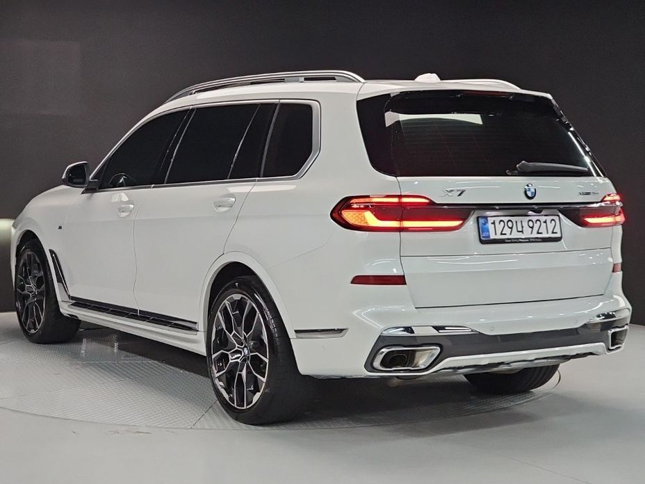 BMW X7 2025