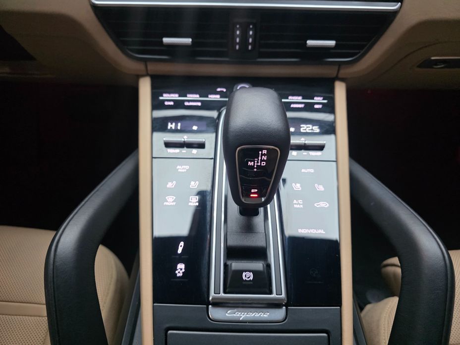 Porsche Cayenne 2023