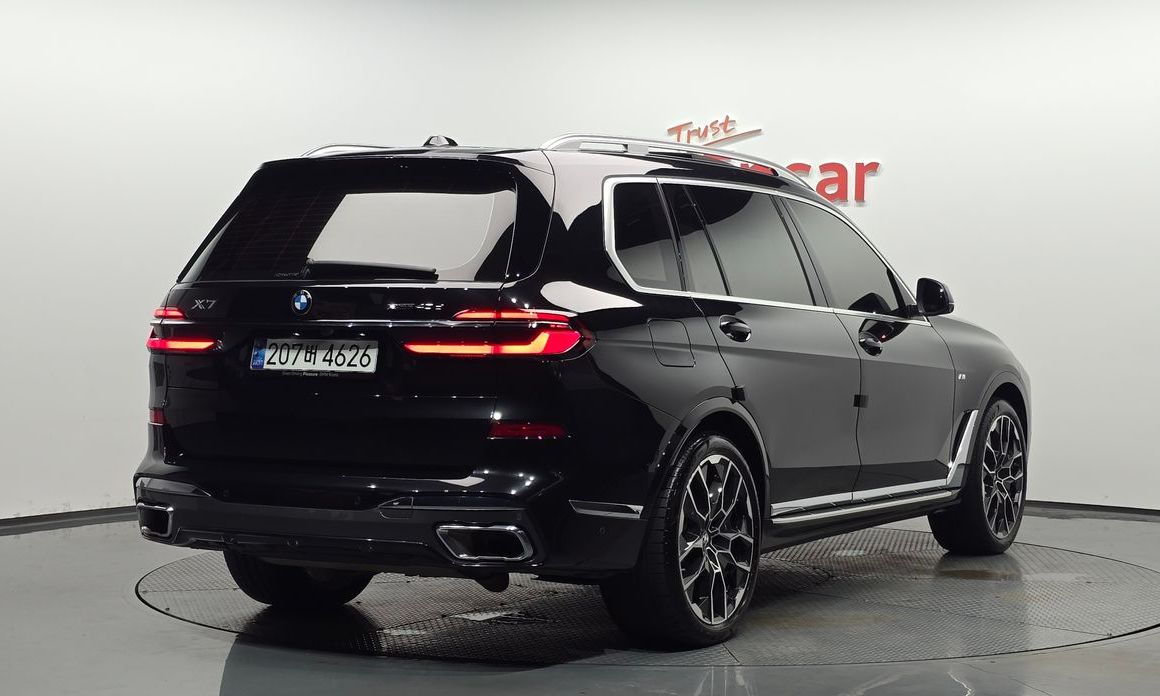 BMW X7 2025