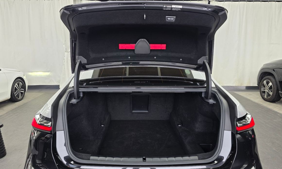 BMW 7-Series 2023