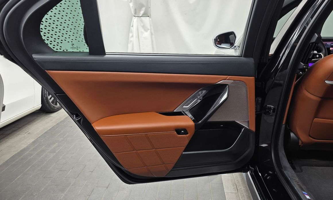 BMW 7-Series 2023