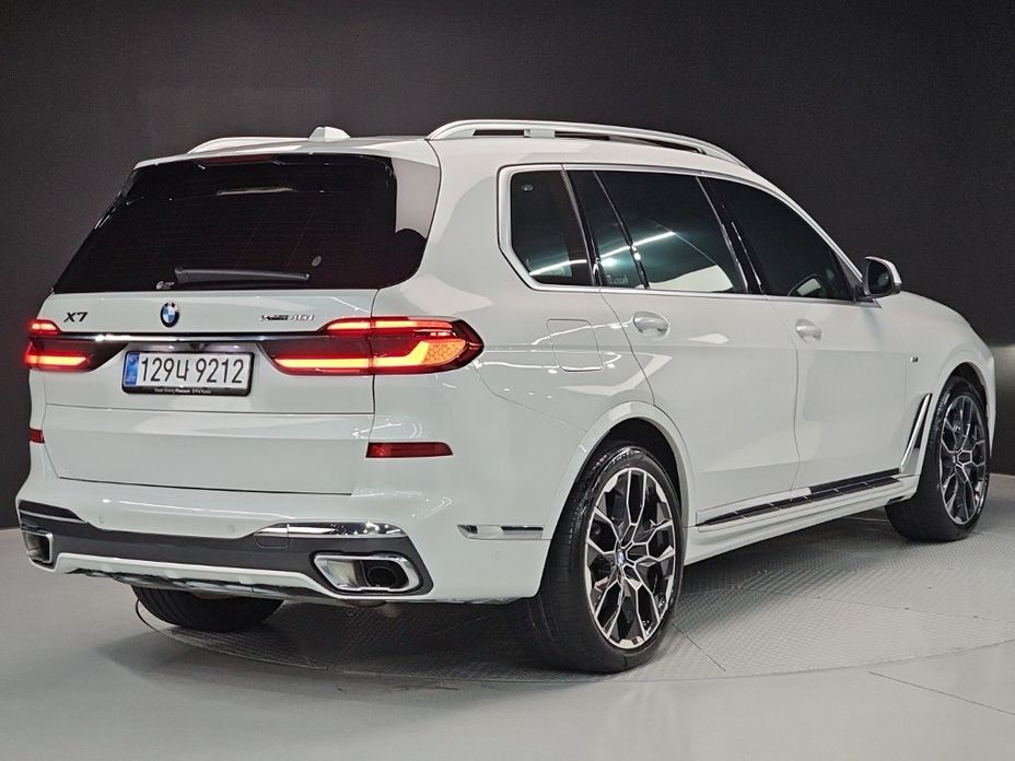 BMW X7 2025