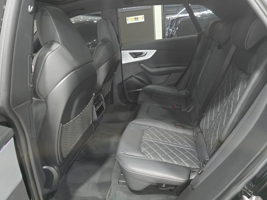 Audi Q8 2025