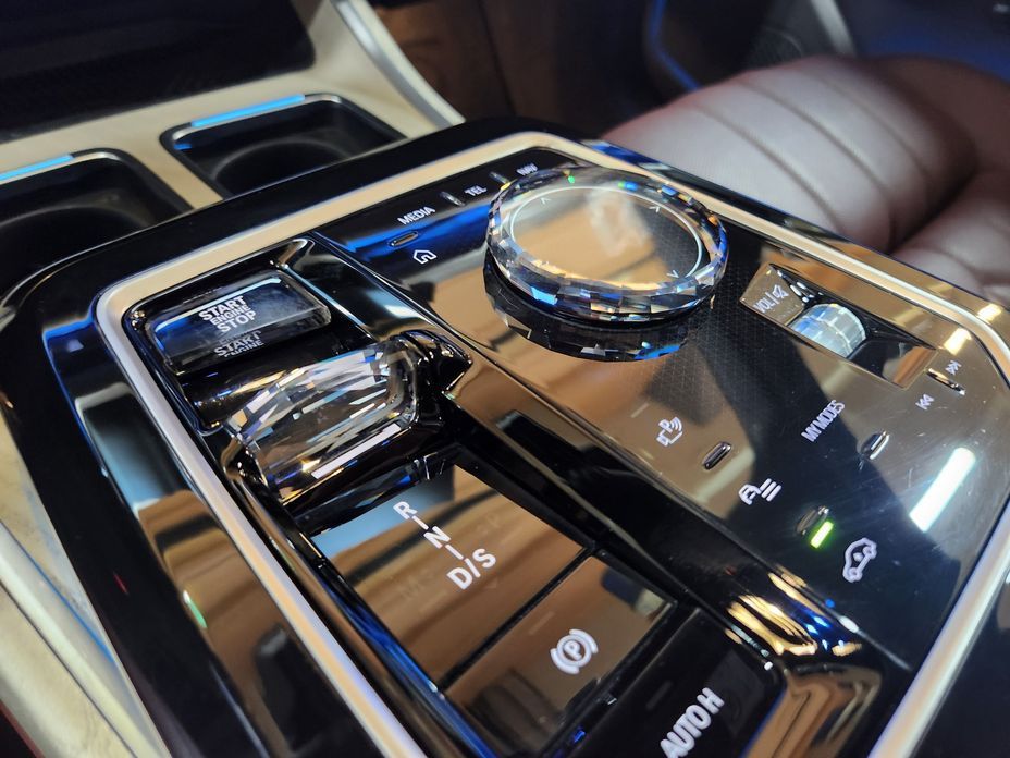 BMW 7-Series 2024