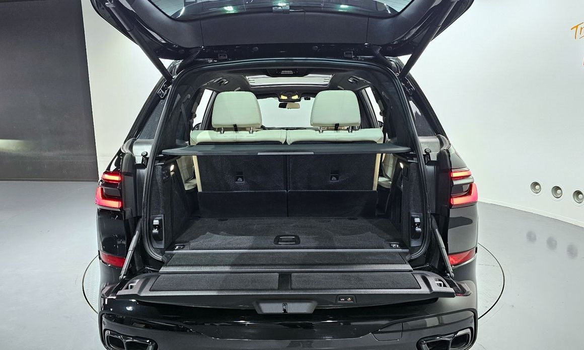 BMW X7 2025