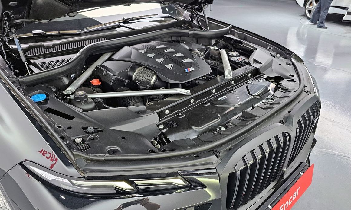 BMW X7 2025