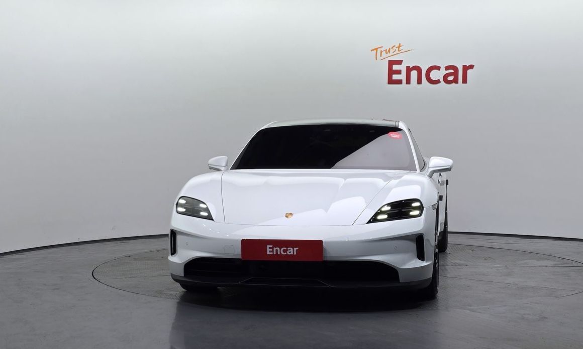Porsche Taycan 2025