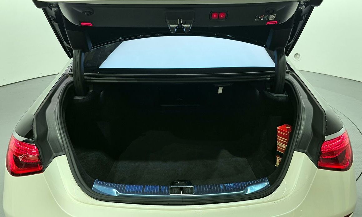 Mercedes-Benz S-Class 2023