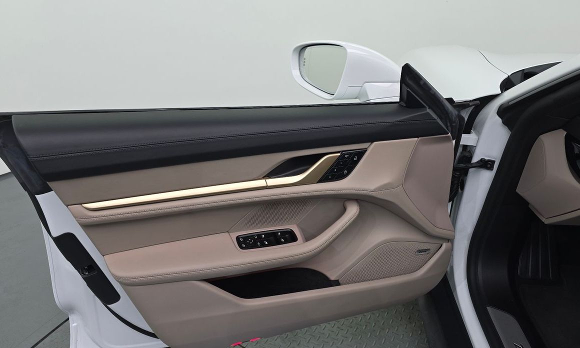 Porsche Taycan 2025