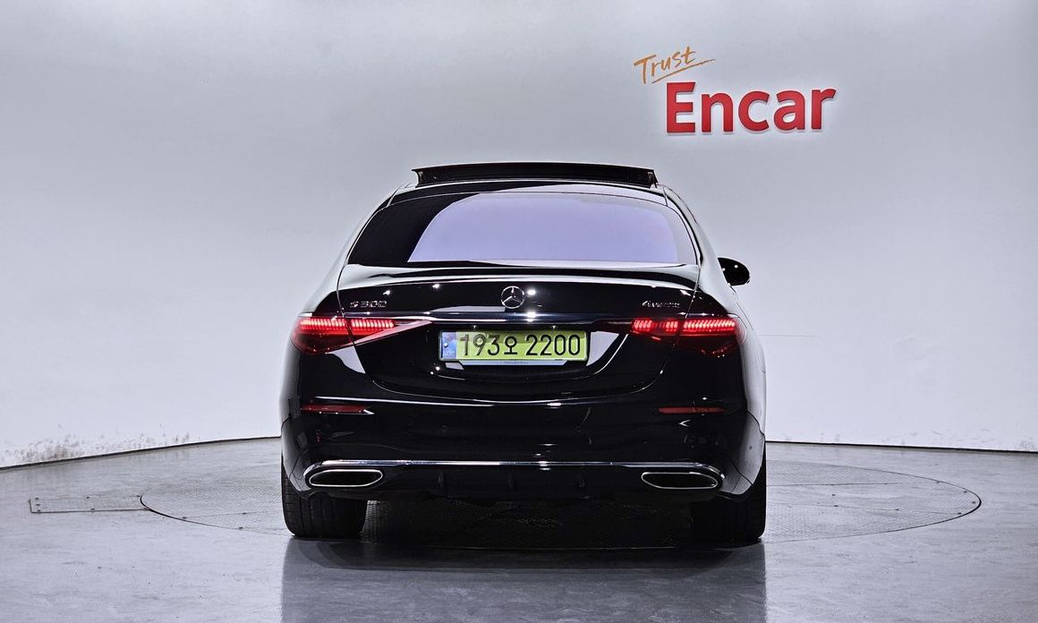 Mercedes-Benz S-Class 2024