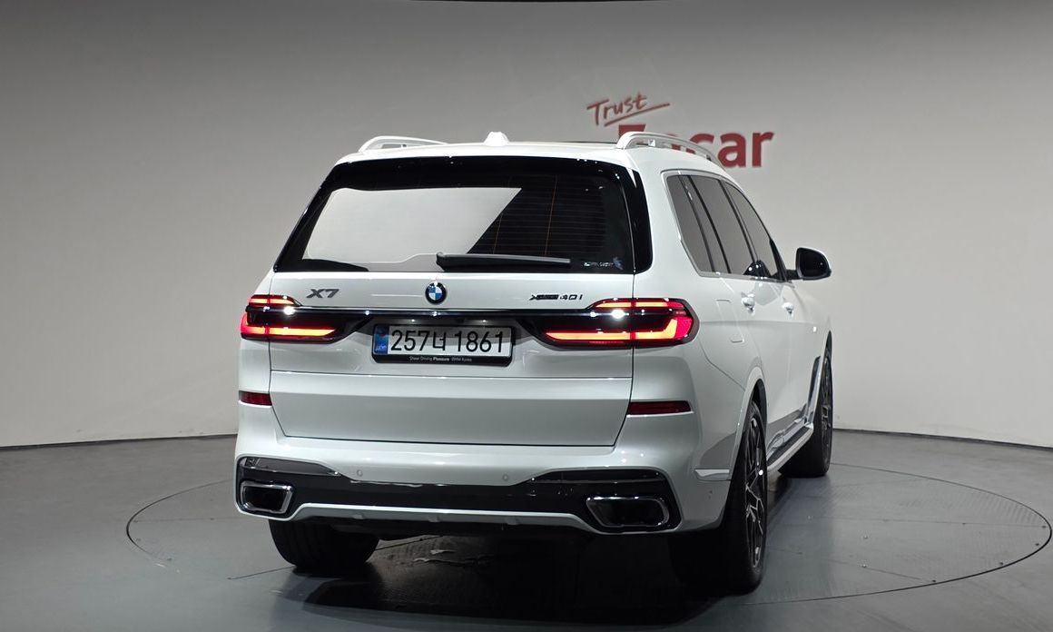 BMW X7 2025