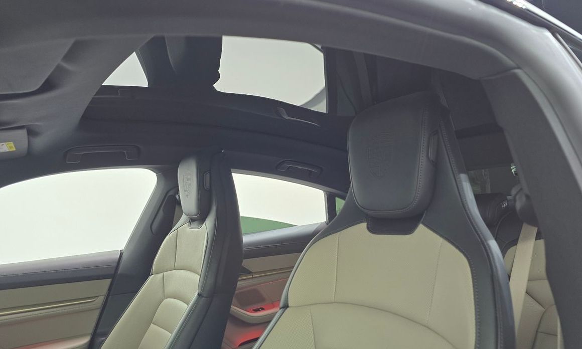 Porsche Taycan 2025