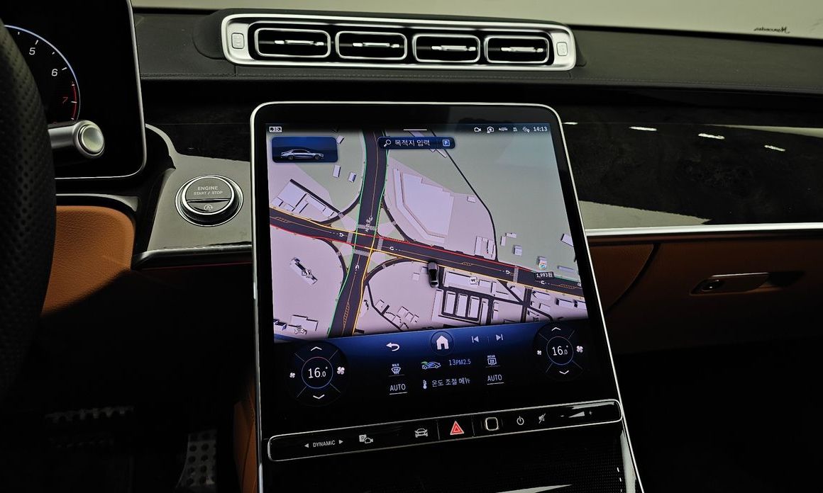 Mercedes-Benz S-Class 2024