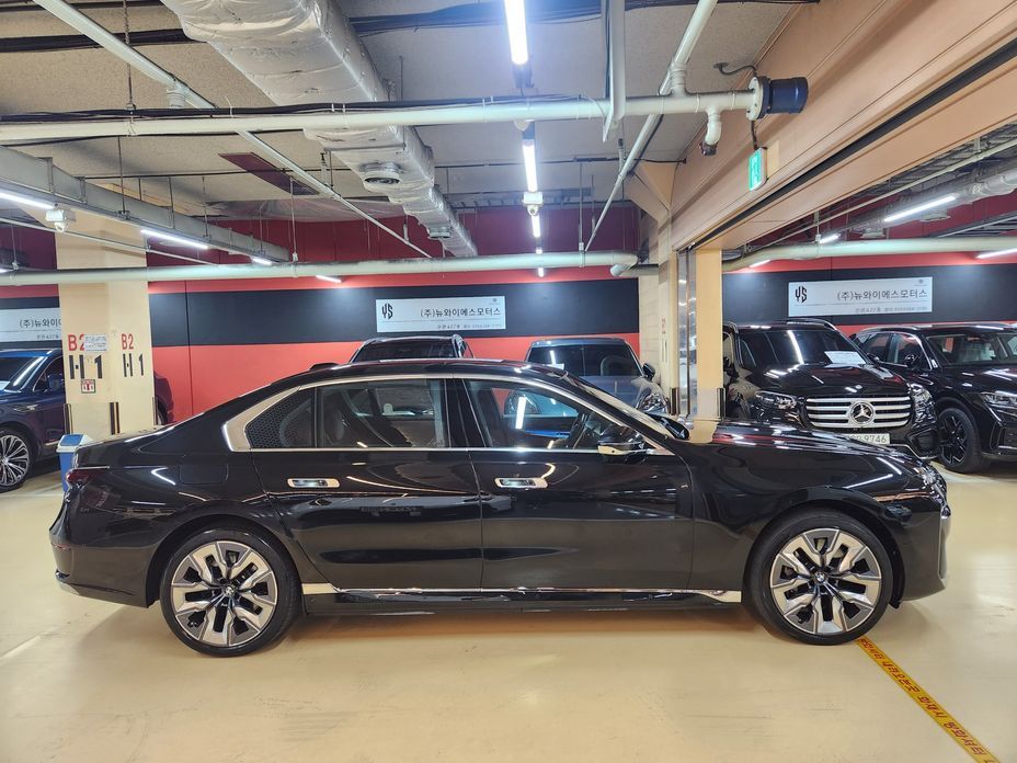 BMW 7-Series 2024
