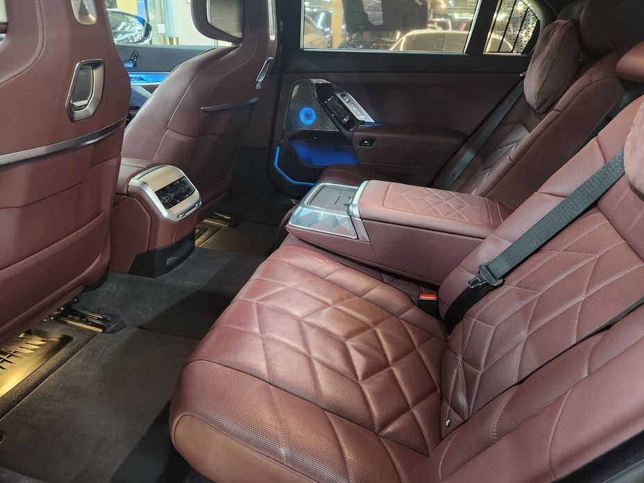 BMW 7-Series 2024