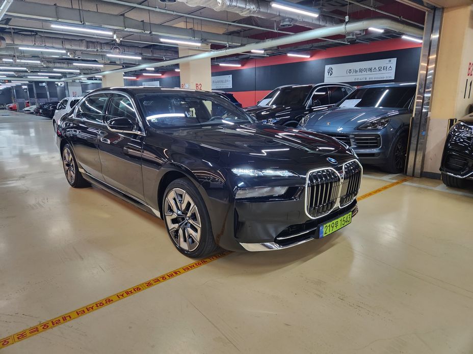 BMW 7-Series 2024