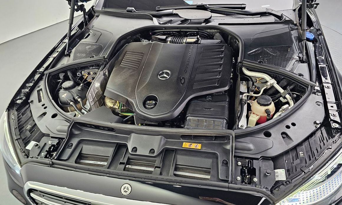 Mercedes-Benz S-Class 2024