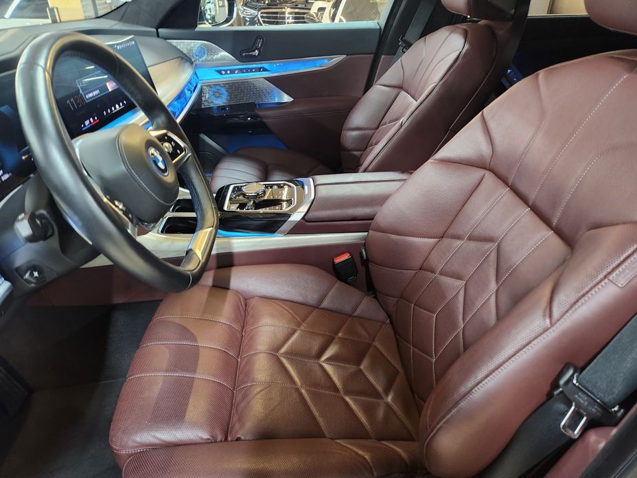BMW 7-Series 2024