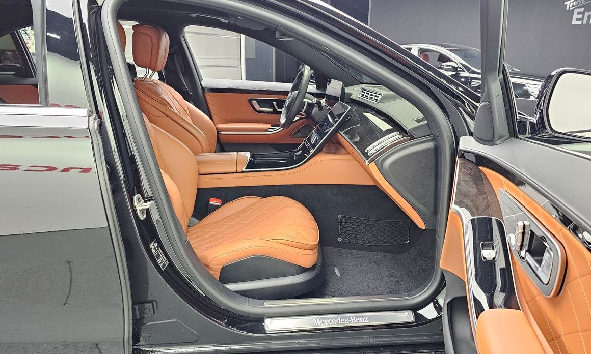 Mercedes-Benz S-Class 2024