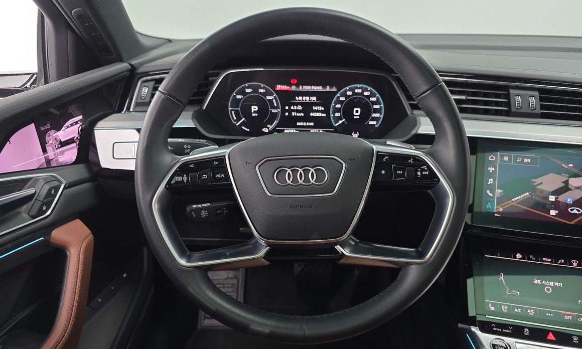Audi e-tron 2023