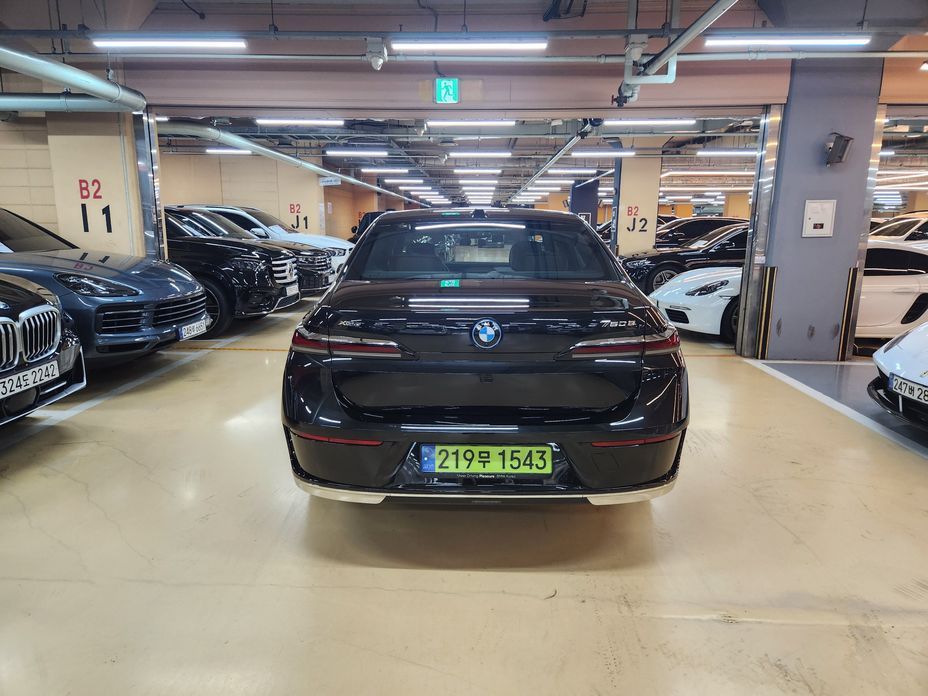 BMW 7-Series 2024