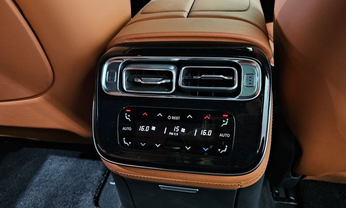 Mercedes-Benz S-Class 2024